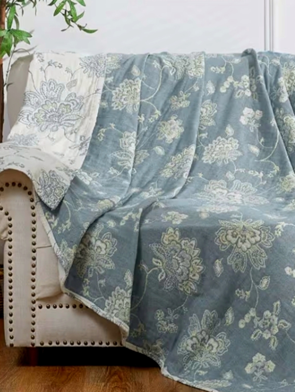 Jin Chan NWT 100% Cotton Muslin 80"x90" Floral Blanket Queen Size In Blue/White